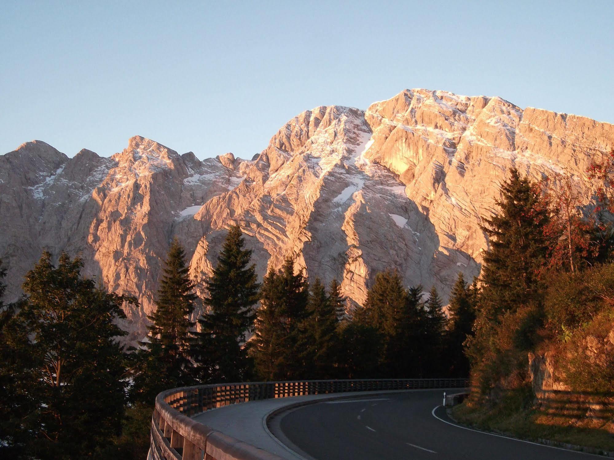Alpen-Hotel Seimler ベルヒテスガーデン エクステリア 写真