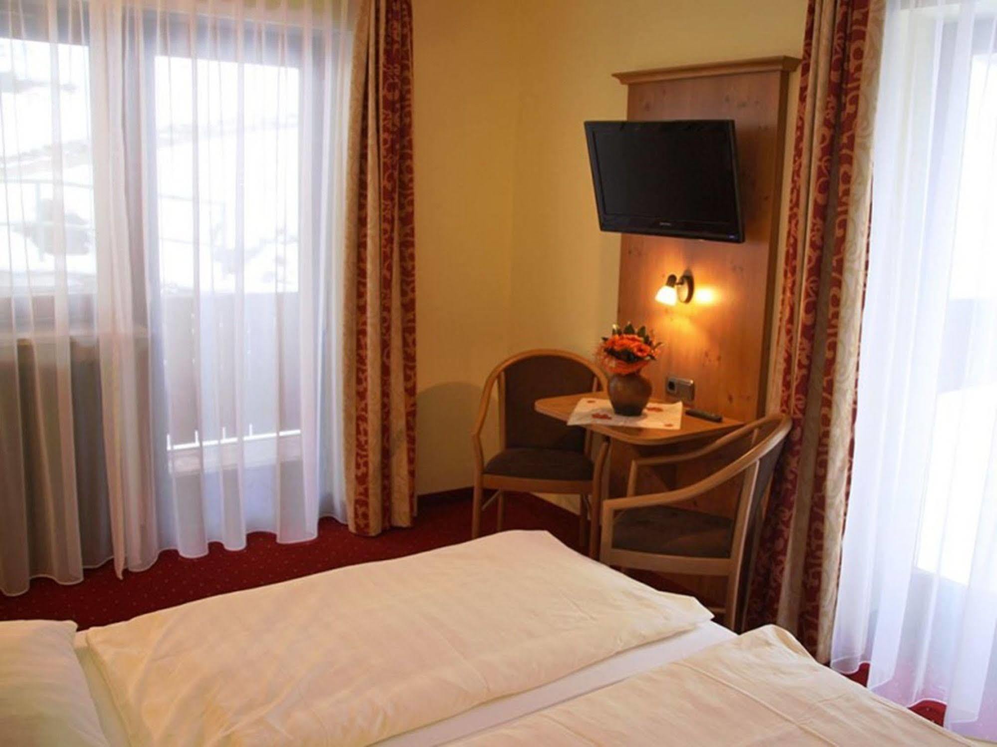 Alpen-Hotel Seimler ベルヒテスガーデン エクステリア 写真