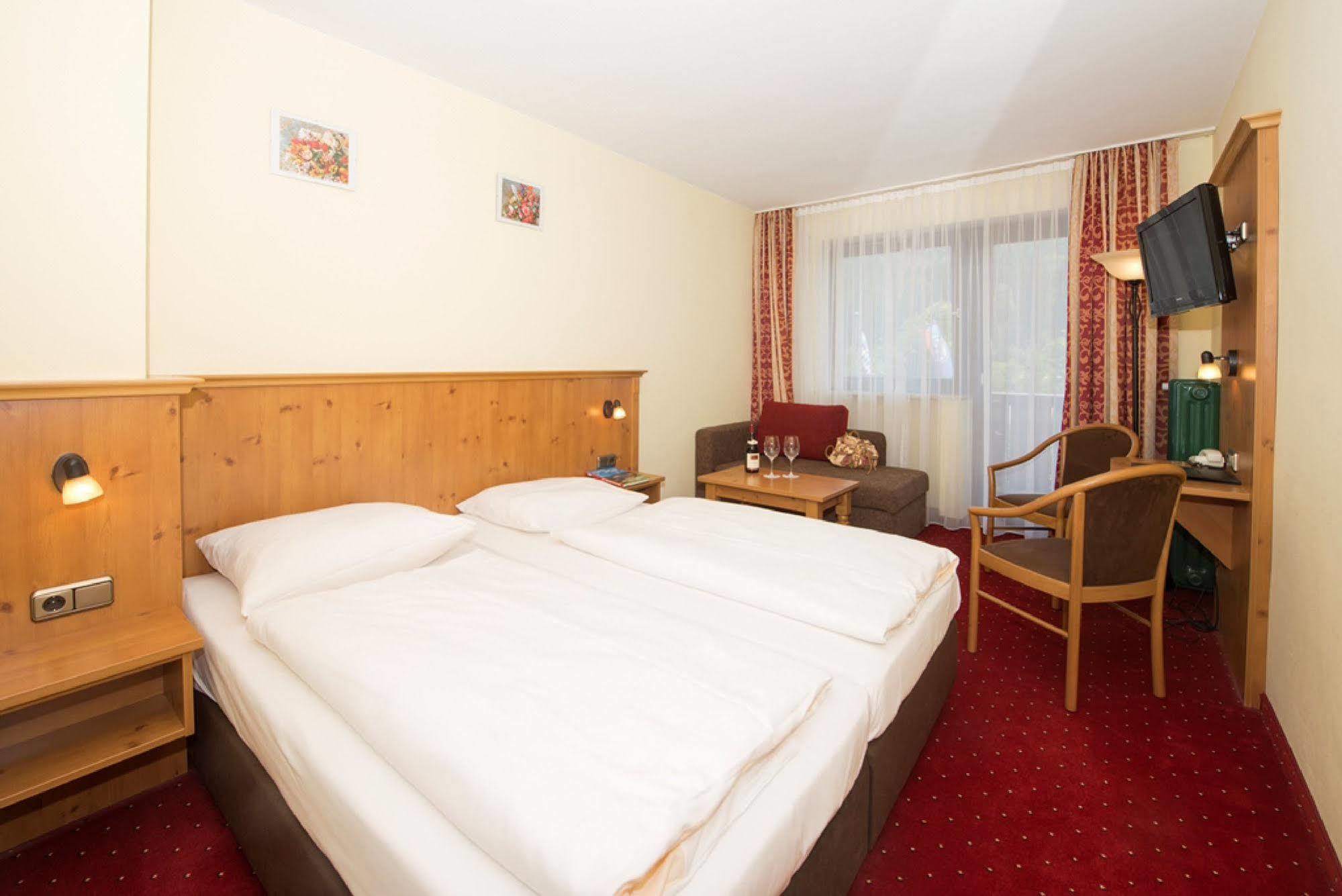 Alpen-Hotel Seimler ベルヒテスガーデン エクステリア 写真